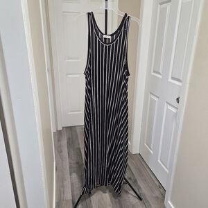 Sweet Lovely Plus Size Black and White Striped Sleeveless Dress
